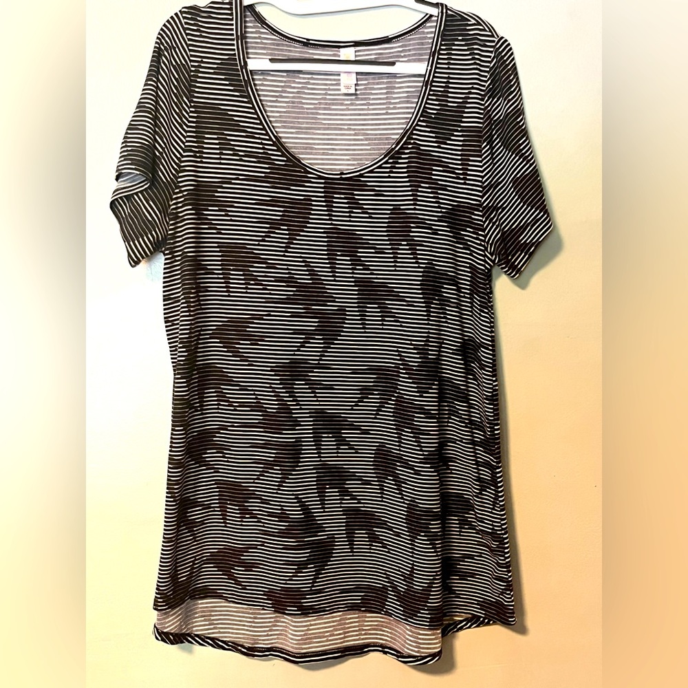 Tee with Bird/Design  - Large